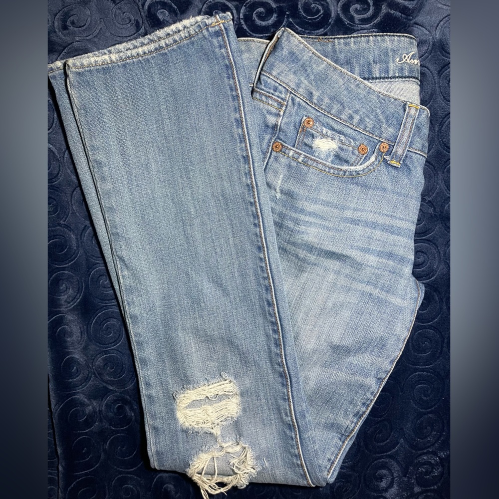 American Eagle straight light blue jeans size 0 short